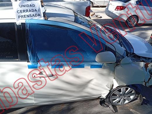 TOYOTA YARIS 2011, foto 12 de 19