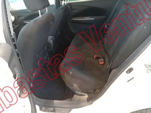 TOYOTA YARIS 2011, foto 16 de 19