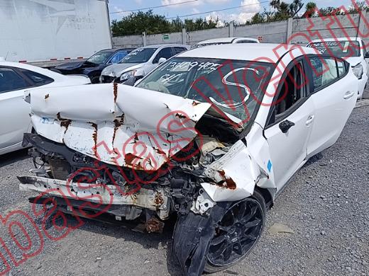 MAZDA MAZDA 3 2015, foto 1 de 19