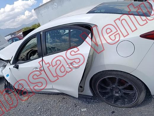 MAZDA MAZDA 3 2015, foto 8 de 19