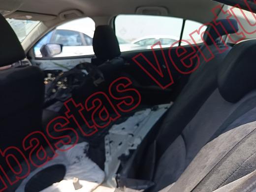MAZDA MAZDA 3 2015, foto 16 de 19