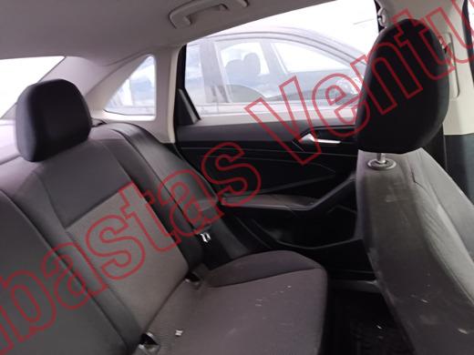 VOLKSWAGEN JETTA 2019, foto 13 de 19