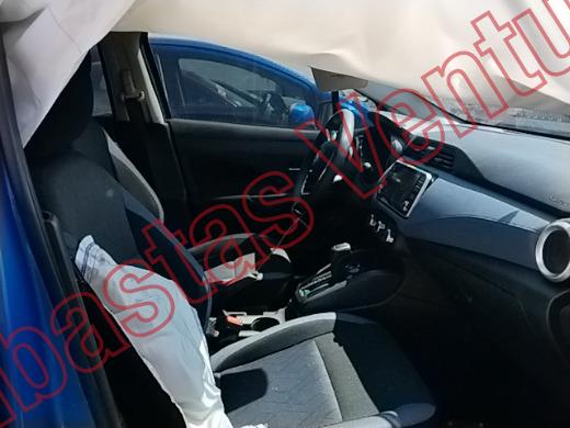 NISSAN VERSA 2024, foto 12 de 19