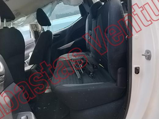 NISSAN FRONTIER 2021, foto 16 de 19