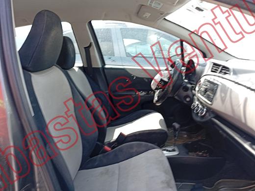 TOYOTA YARIS 2012, foto 12 de 19