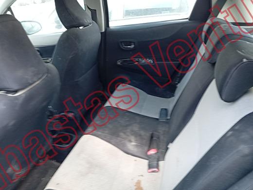 TOYOTA YARIS 2012, foto 16 de 19