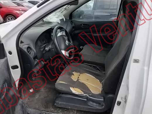 NISSAN NP 300 2020, foto 17 de 19