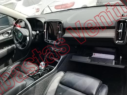 VOLVO XC 40 2024, foto 14 de 19