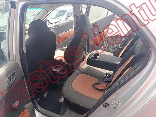 HYUNDAI GRAND I10 2017, foto 16 de 19