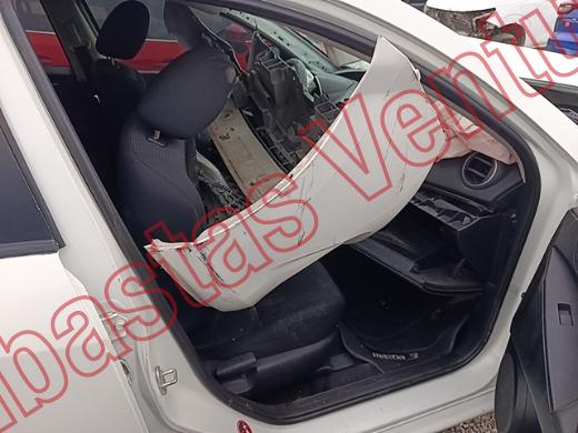 MAZDA MAZDA 3 2013, foto 12 de 19