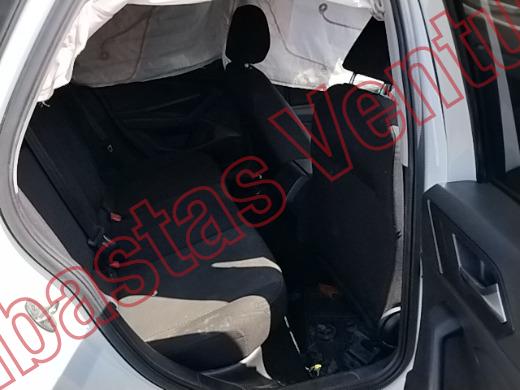 VOLKSWAGEN JETTA 2021, foto 13 de 19