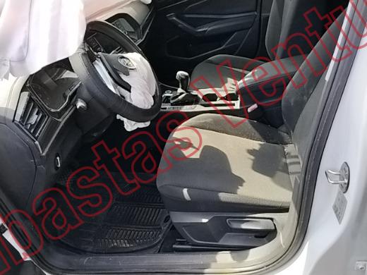 VOLKSWAGEN JETTA 2021, foto 17 de 19