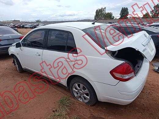 NISSAN TIIDA 2011, foto 8 de 19