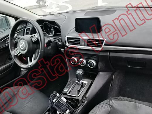 MAZDA MAZDA 3 2018, foto 14 de 19