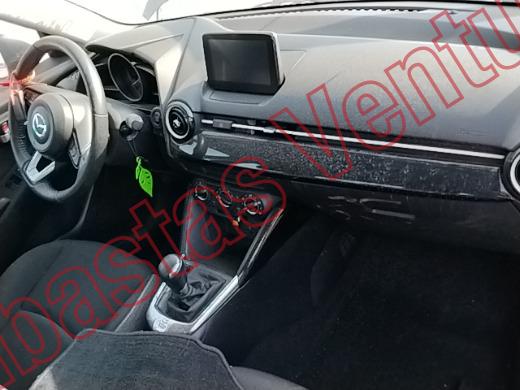 MAZDA MAZDA 2 2024, foto 14 de 19