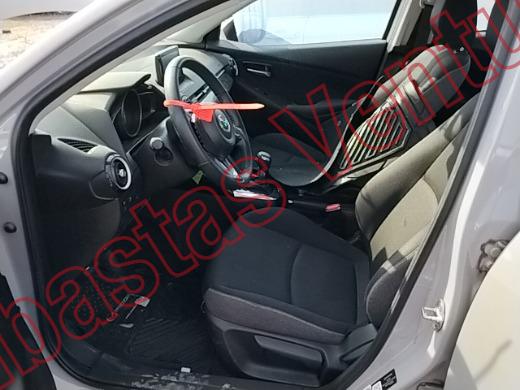 MAZDA MAZDA 2 2024, foto 17 de 19