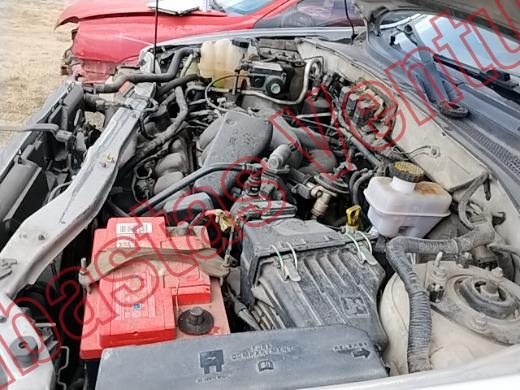 FORD ESCAPE 2005, foto 9 de 19