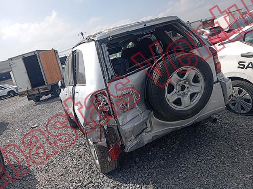 TOYOTA RAV4 2004, foto 7 de 19