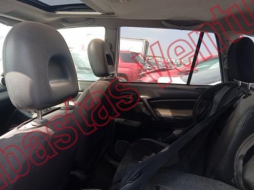 TOYOTA RAV4 2004, foto 16 de 19
