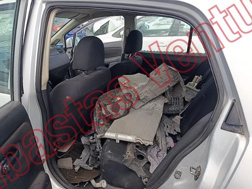 NISSAN TIIDA 2015, foto 16 de 19
