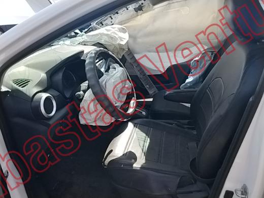 NISSAN VERSA 2020, foto 17 de 19