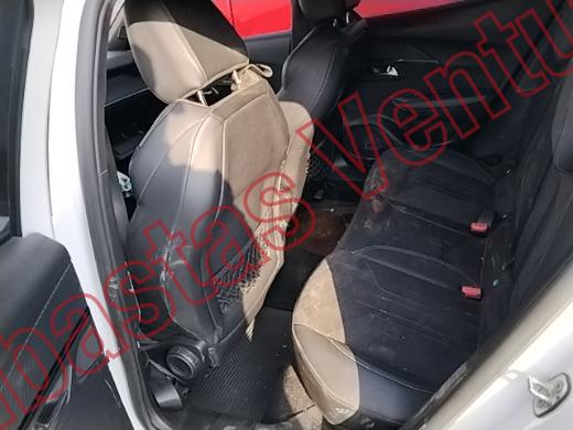 PEUGEOT 2008 2022, foto 16 de 19
