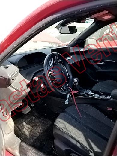 PEUGEOT 2008 2024, foto 17 de 19