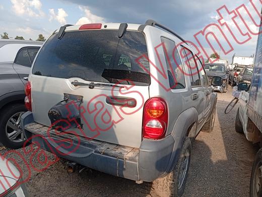 JEEP LIBERTY 2004, foto 5 de 19