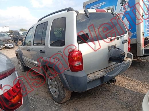 JEEP LIBERTY 2004, foto 7 de 19