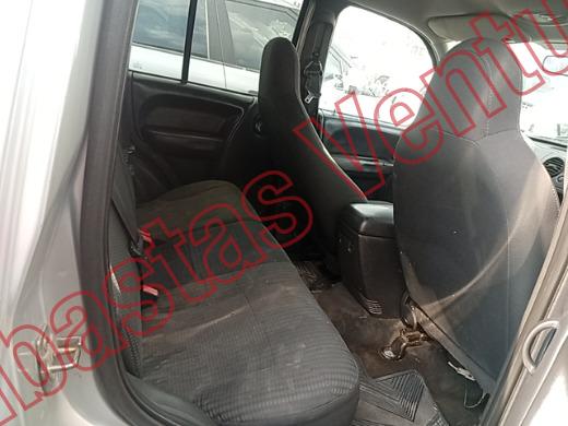 JEEP LIBERTY 2004, foto 13 de 19