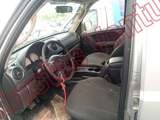 JEEP LIBERTY 2004, foto 17 de 19