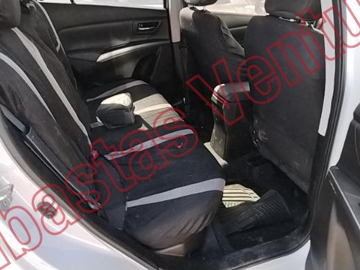 SUZUKI S CROSS 2024, foto 13 de 19