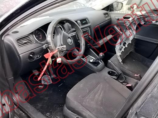 VOLKSWAGEN JETTA 2018, foto 17 de 19