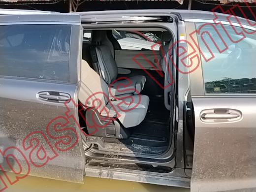 TOYOTA SIENNA 2024, foto 13 de 19