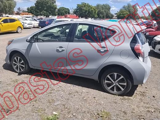 TOYOTA PRIUS 2019, foto 8 de 19