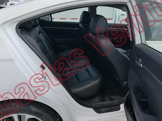 HYUNDAI ELANTRA 2017, foto 13 de 19