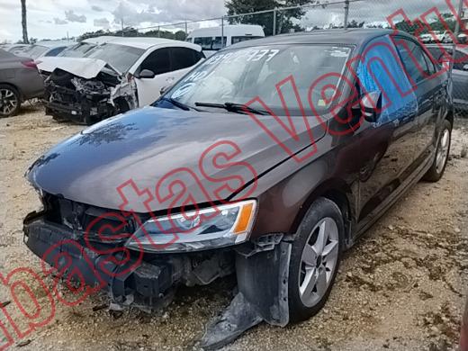 VOLKSWAGEN JETTA 2013, foto 1 de 19