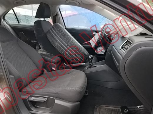 VOLKSWAGEN JETTA 2013, foto 12 de 19