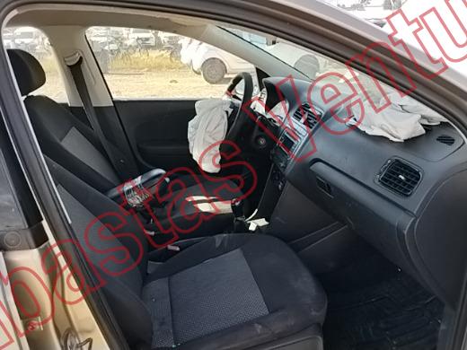 VOLKSWAGEN VENTO 2017, foto 12 de 19