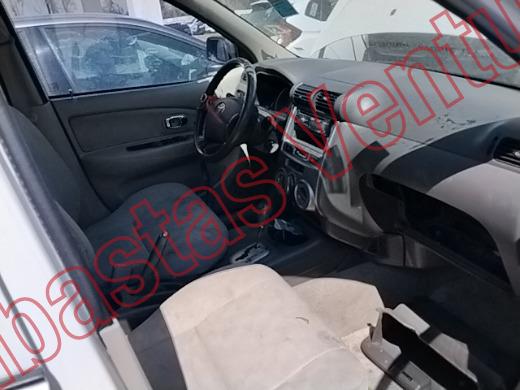 TOYOTA AVANZA 2011, foto 12 de 19