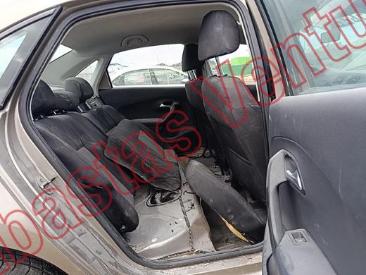 VOLKSWAGEN VENTO 2017, foto 13 de 19