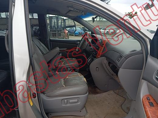 TOYOTA SIENNA 2007, foto 12 de 19