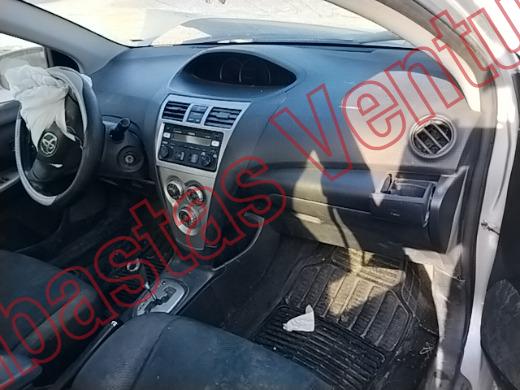 TOYOTA YARIS 2014, foto 14 de 19