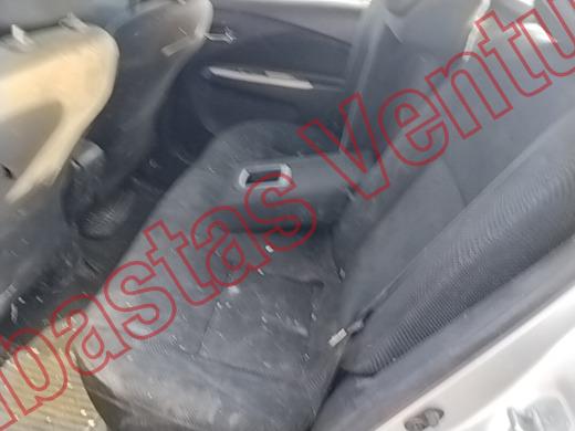 TOYOTA YARIS 2014, foto 16 de 19