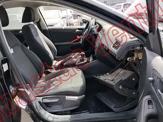 VOLKSWAGEN JETTA MK VI 2014, foto 12 de 19