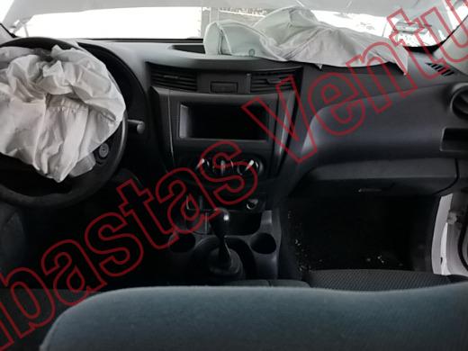 NISSAN NP 300 2020, foto 14 de 19