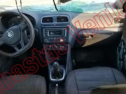 VOLKSWAGEN POLO 2015, foto 14 de 19