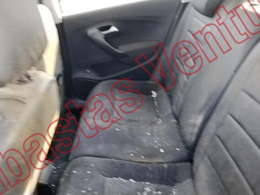 VOLKSWAGEN POLO 2015, foto 16 de 19