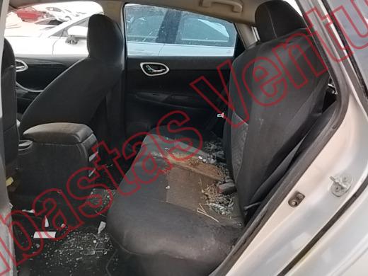 NISSAN SENTRA 2017, foto 16 de 19