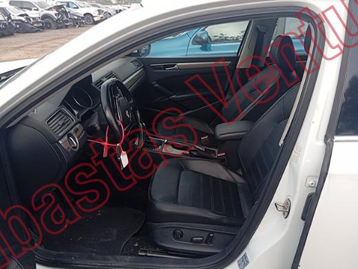 VOLKSWAGEN PASSAT 2016, foto 17 de 19